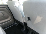 便利な運転席シートバックにお買い物フック!