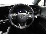 各操作スイッチなどもハンドルから手を放すことなく操作可能で安全運転に支援いたします!