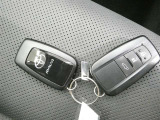 ◆◆◆キーを取り出すことなくドアの施開錠、エンジンの始動が可能で便利な「スマートキー」付きです!!!
