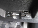【ETC車載器】は、ビルトインタイプですっきり収納され、見た目も使い勝手も満足のアイテムです。