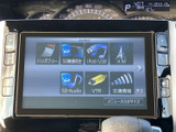 オーディオの選択画面には、ラジオや各種メディアの項目が並びます。音楽や交通情報など、用途に応じた音源を選びやすく、普段のお出かけから長時間の移動まで活用できます。