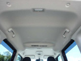 当店すべての展示車両はチタニア「抗菌・防臭」処理による車内クリーニングを行っており10年以上にわたりこだわっています。雑菌の増殖を抑えニオイが付きにくく残りにくくなり快適で爽やか、清潔に保たれています
