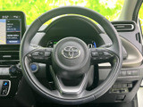 手元で扱えるスイッチを備え、視線を大きく外さずに車内の機能へアクセスしやすい仕様です。握りやすい形状で、日常の運転時にも手元で必要な操作を行いやすくなっています。