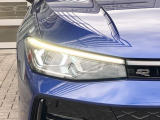 LEDマトリックスヘッドライト「IQ.LIGHT」。対向車や先行車を検知し、LEDを個別制御。まぶしさを抑えながら、夜間の視界をしっかり確保。