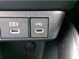 USB入力端子で電子機器などの充電や接続もスムーズに行えます。