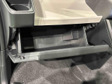 実用的な収納が、車内の各所にあります♪