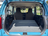 積載性が広がるシートアレンジ。倒し方や可動域、荷室の広がりが分かり、使い道を想像できます。