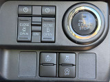 プッシュスタートエンジンです。運転席からのスライドドア開閉操作可能です。