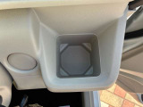 運転席側のドリンクホルダーです。