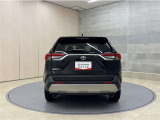 リヤ、後ろから見るとまた車の印象が変わってきますね☆☆
