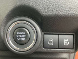 エンジンスタートはボタンを押すだけ!運転席にて両側電動スライドドアの開閉操作が出来ます!便利な機能です!