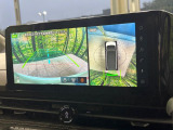 【アラウンドビューモニター】専用のカメラにより、上から見下ろしたような視点で360度クルマの周囲を確認することができます☆死角部分も確認しやすく、狭い場所での切り返しや駐車もスムーズに行えます。