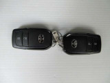 スマートキーが2個あると家族で共有でき、自宅駐車場での入替えや旅行の時などにとっても便利です。