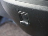◆フック◆ちょっとした買い物の袋を吊り下げたり、ゴミ袋を吊り下げられるコンビニフックがあり車内を転がらず便利です!