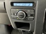 【オートエアコン】AUTOボタンを押してお好みの温度を設定!快適な室温でドライブをお楽しみいただけます♪