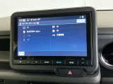 HondaCONNECT対応の便利なナビディスプレー。お持ちのスマートフォンと連携して、ナビやBluetoothでの音楽再生が可能です。デザインはもちろん、操作性も良好です。
