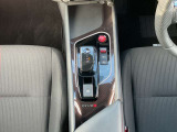 電動車用のシフトになります。操作はとても簡単で、すぐに慣れていただけます。