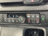 フロント両席にはシートヒーターが付いています!寒い日に便利な装備ですね。
