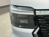 LEDヘッドライトは、点灯の瞬間から最大光量を発揮し、突然暗くなるトンネルなどでの安定感を高めます。