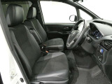 傷みやすい運転席シートも比較的状態良好なお車になります!!