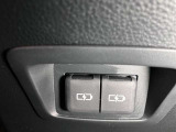 アクセサリーソケットや、携帯の充電などに便利な充電用USBポート(USB Type-C)を装備!車内にあると便利なアイテムのひとつですね