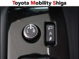 駐車時に便利なスマ-トキ-連動オ-ト格納式ドアミラーを装備しています。施錠すると自動的にドアミラーを格納する便利な機能です!