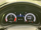 速度や燃料残量などを運転席から確認できるメーターまわりです。表示がまとまっており、運転中に必要な情報を把握しやすく、日々の移動をサポートします。