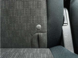◆ISOFIX◆シートベルトいらずでチャイルドシートと固定金具を連結するだけでガッチリ固定できます。