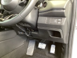 左側に高速で便利なETCがあり、横滑りを防ぐVSAなどのスイッチは、運転席の右側、手の届きやすい位置にあります。