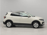 軽量化と効率を極限まで突き詰めた1.0L TSI エンジンは、小排気量を感じさせない力強さを発揮します。