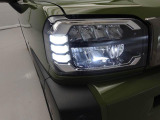愛知ダイハツのお店では、ダイハツ車を知り尽くしたプロフェッショナルなサービススタッフが、専用の診断機器を使って各システムを点検しております。