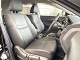 運転席シート廻りは使用感も少なく、良好な状態となっています。前オーナー様が丁寧に使っていたことがよくわかりますね。
