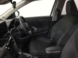 高いホールド性で運転姿勢が安定します。長距離ドライブでも疲れにくいのが魅力です。快適なドライビングライフをお送りください♪
