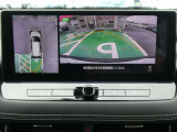 自車を真上から見下ろすように映し出すので周囲の状況が分かるアラウンドビューモニター搭載。フロントカメラとしても使用できます。車庫入れなど苦手な人の頼りになる助っ人です。