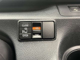 運転席からでも左側スライドドアの開閉操作可能!
