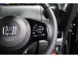 Hondaセンシングの機能のひとつ、アダプティブクルーズコントロール付!アクセルから足を離しても設定したスピードと前車との車間を保ち走行してくれます!車線維持もアシスト☆高速道路で疲労軽減ですね☆