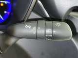 【オートライト】車外の明るさに応じて自動的にライトの点灯・消灯をしてくれます