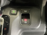 パーキングブレーキはスマートな電子制御式と合わせて渋滞時等にブレーキペダルから足を離しても停車状態を保持してくれるオートブレーキホールド機能で運転が楽になります。スタートはアクセルペダルを踏むだけ