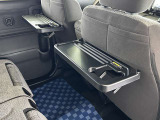 [パーソナルテーブル]運転席と助手席のシートバックに折り畳み式のテーブル♪ドライブを楽しくします☆