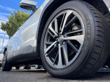 【純正18インチアルミホイール】車両デザインに合う純正アルミを装着。社外アルミや夏冬タイヤ取り揃えあります。ぜひご相談ください。