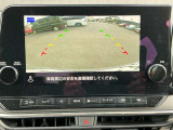 バックビューモニターです。後方画像も大きく表示されますので、車庫入れも安心です。