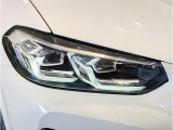 BMWのオートライトは積極的にライトをつけることにより、自車の存在を周囲に向けアピールいたします。それは安全性への配慮でもあります。