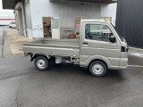 給油口は右側です。