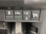 障害物に接近するとお知らせするパーキングセンサー装備です!