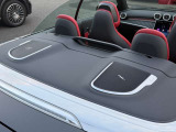 メルセデス・ベンツの定める厳しい基準をクリアしたお車のみをご案内させて頂きます。納車前整備はメーカー規定に基づき100項目以上にも及ぶ点検を熟練のメカニックによって行いご納車させて頂きます。