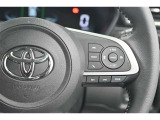 レーダークルーズコントロール付きです。車速に応じて追従支援してくれるので、ロングドライブも快適です。詳細は販売店スタッフまでおたずねください。