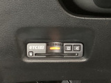 ハンドルの左下にETC2.0がついています。高速道路の料金所の通過も楽々です。カードの取り出しもしやすい場所についています。