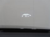 カラーヘッドアップディスプレイ付き。少ない視線移動で情報を確認できるので、運転の疲労軽減に繋がりますよ♪