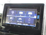 ナビゲーションは純正メモリーナビ(VXM-195VFi)を装着しております。AM、FM、CD、DVD再生、Bluetooth、音楽録音再生、フルセグTVがご使用いただけます。