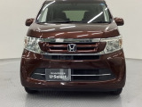 自社整備工場で点検整備をおこなってからお渡ししています。車検が残っている場合は『12ヶ月点検整備』を、車検整備付きの場合は『車検整備』をおこないます。整備費用は車両本体価格に含まれています。